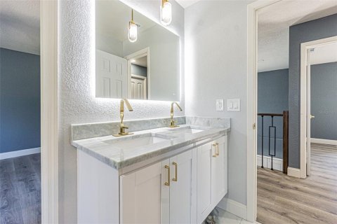 Villa ou maison à louer à New Port Richey, Floride: 4 chambres, 250.84 m2 № 2386156 - photo 21
