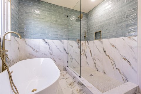 Villa ou maison à louer à New Port Richey, Floride: 4 chambres, 250.84 m2 № 2386156 - photo 19