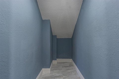 Villa ou maison à louer à New Port Richey, Floride: 4 chambres, 250.84 m2 № 2386156 - photo 13