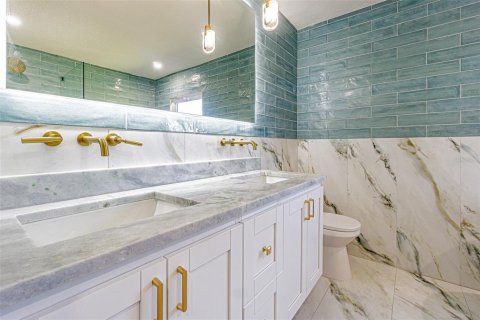 Villa ou maison à louer à New Port Richey, Floride: 4 chambres, 250.84 m2 № 2386156 - photo 18
