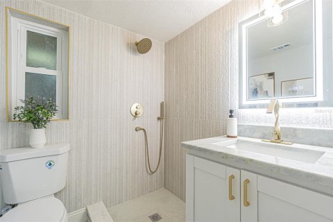Villa ou maison à louer à New Port Richey, Floride: 4 chambres, 250.84 m2 № 2386156 - photo 11