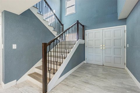 Villa ou maison à louer à New Port Richey, Floride: 4 chambres, 250.84 m2 № 2386156 - photo 6
