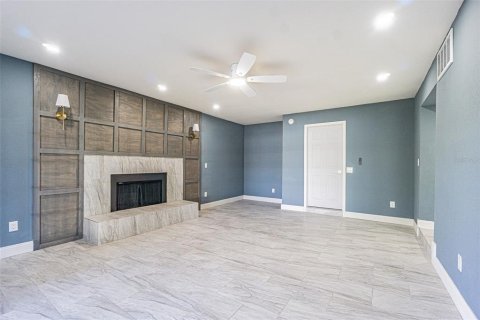 Villa ou maison à louer à New Port Richey, Floride: 4 chambres, 250.84 m2 № 2386156 - photo 9
