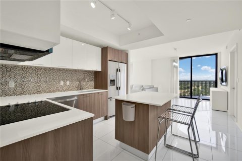 Condo in Doral, Florida, 3 bedrooms  № 1889257 - photo 2