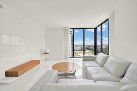Condo in Doral, Florida, 3 bedrooms  № 1889257 - photo 8