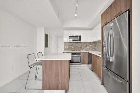 Condo in Doral, Florida, 3 bedrooms  № 1889257 - photo 4