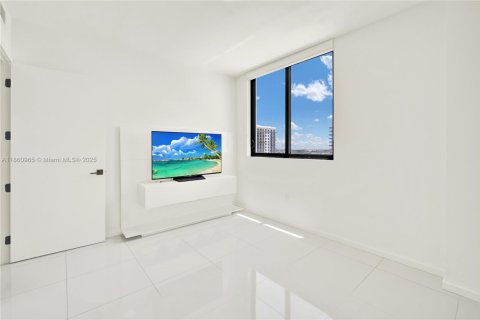 Condo in Doral, Florida, 3 bedrooms  № 1889257 - photo 30