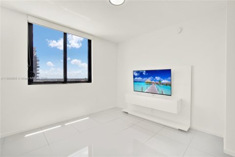 Condo in Doral, Florida, 3 bedrooms  № 1889257 - photo 28