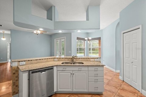 House in Lutz, Florida 5 bedrooms, 239.69 sq.m. № 1808469 - photo 13