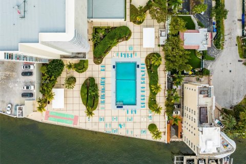 Купить кондоминиум в Холливуд, Флорида 1 спальня, 83.61м2, № 1943884 - фото 28