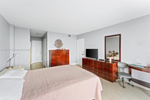 Купить кондоминиум в Холливуд, Флорида 1 спальня, 83.61м2, № 1943884 - фото 20