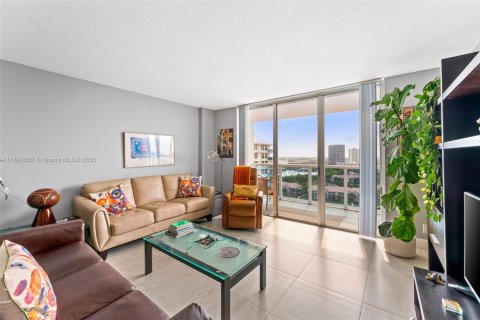 Купить кондоминиум в Холливуд, Флорида 1 спальня, 83.61м2, № 1943884 - фото 9