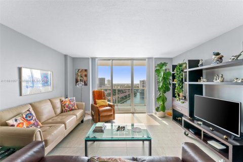 Купить кондоминиум в Холливуд, Флорида 1 спальня, 83.61м2, № 1943884 - фото 8