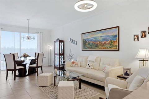 Condo in Bradenton, Florida, 2 bedrooms  № 2217849 - photo 7