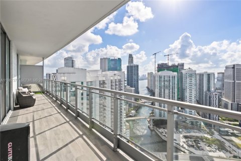 Condo in Miami, Florida, 2 bedrooms  № 2057000 - photo 2