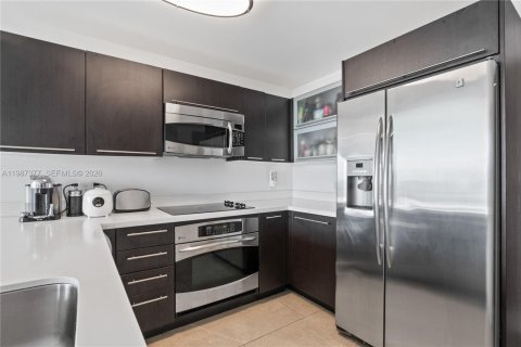 Condo in Miami, Florida, 2 bedrooms  № 2057000 - photo 8