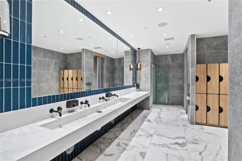 Condo in Miami, Florida, 2 bedrooms  № 2057000 - photo 17