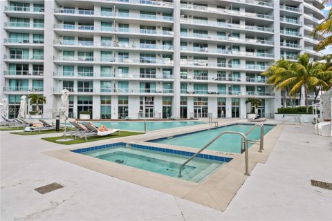 Condo in Miami, Florida, 2 bedrooms  № 2057000 - photo 16