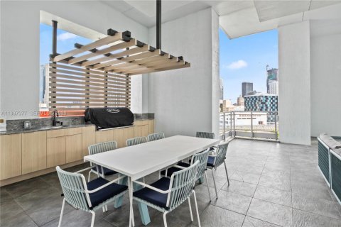 Condo in Miami, Florida, 2 bedrooms  № 2057000 - photo 18