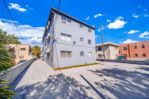 Propiedad comercial en venta en Miami, Florida № 1984813 - foto 4