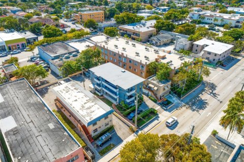 Propiedad comercial en venta en Miami, Florida № 1984813 - foto 10