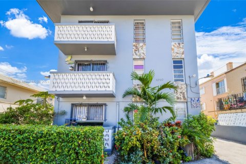 Propiedad comercial en venta en Miami, Florida № 1984813 - foto 3