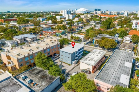Propiedad comercial en venta en Miami, Florida № 1984813 - foto 7