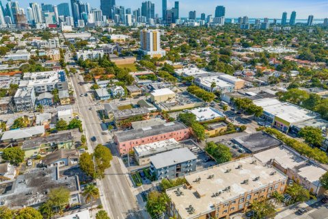 Propiedad comercial en venta en Miami, Florida № 1984813 - foto 20