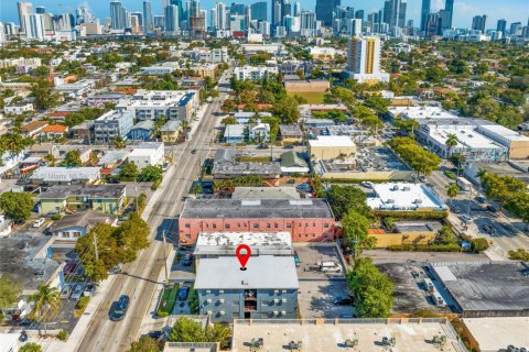 Propiedad comercial en venta en Miami, Florida № 1984813 - foto 17
