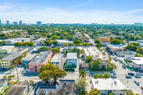 Propiedad comercial en venta en Miami, Florida № 1984813 - foto 12