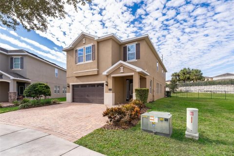 Casa en venta en Kissimmee, Florida, 8 dormitorios, 316.98 m2 № 1723163 - foto 3