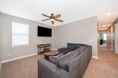 Casa en venta en Kissimmee, Florida, 8 dormitorios, 316.98 m2 № 1723163 - foto 19