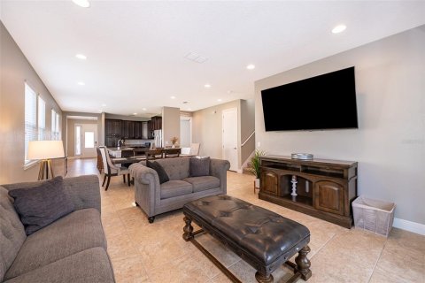 Casa en venta en Kissimmee, Florida, 8 dormitorios, 316.98 m2 № 1723163 - foto 13