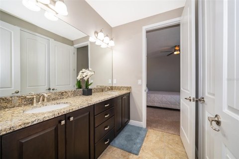 Casa en venta en Kissimmee, Florida, 8 dormitorios, 316.98 m2 № 1723163 - foto 25