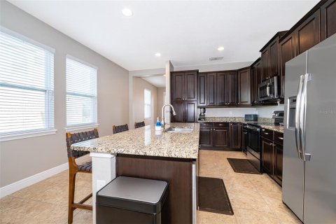 Casa en venta en Kissimmee, Florida, 8 dormitorios, 316.98 m2 № 1723163 - foto 8