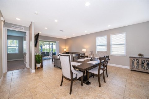 Casa en venta en Kissimmee, Florida, 8 dormitorios, 316.98 m2 № 1723163 - foto 9