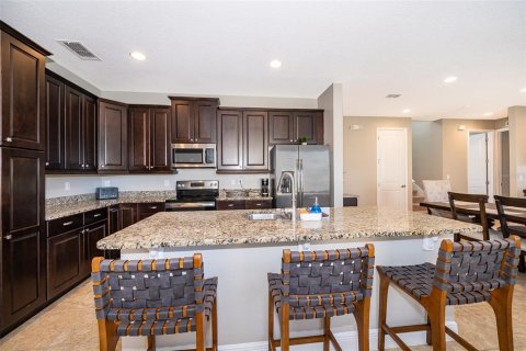 Casa en venta en Kissimmee, Florida, 8 dormitorios, 316.98 m2 № 1723163 - foto 6