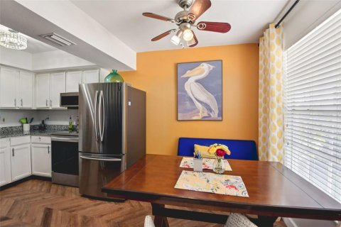 Adosado en venta en Tampa, Florida, 2 dormitorios, 101.64 m2 № 2157765 - foto 5