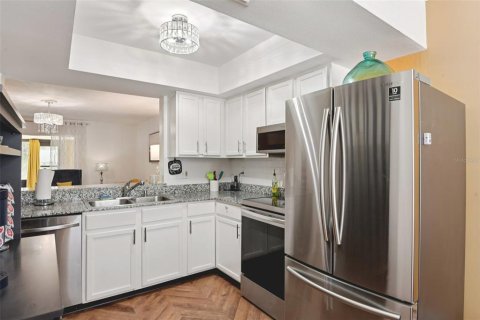 Adosado en venta en Tampa, Florida, 2 dormitorios, 101.64 m2 № 2157765 - foto 2