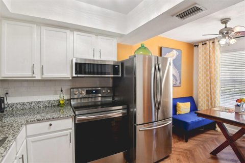 Adosado en venta en Tampa, Florida, 2 dormitorios, 101.64 m2 № 2157765 - foto 3
