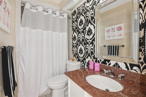Adosado en venta en Tampa, Florida, 2 dormitorios, 101.64 m2 № 2157765 - foto 11