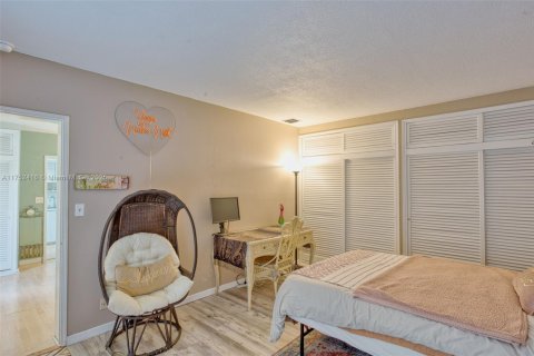 Condo in Lauderdale-by-the-Sea, Florida, 2 bedrooms  № 1708401 - photo 18