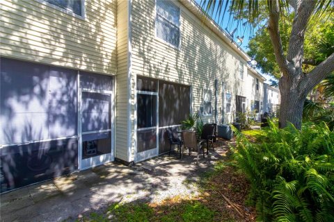 Townhouse in Largo, Florida 2 bedrooms, 105.26 sq.m. № 1805467 - photo 9