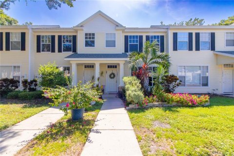 Townhouse in Largo, Florida 2 bedrooms, 105.26 sq.m. № 1805467 - photo 1