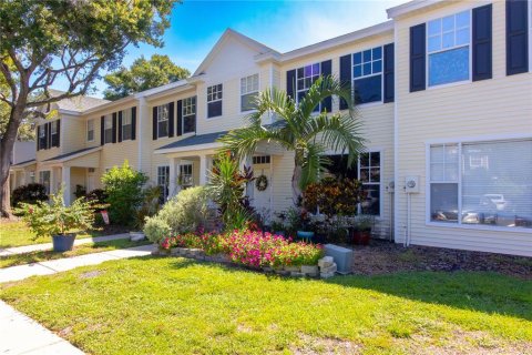 Townhouse in Largo, Florida 2 bedrooms, 105.26 sq.m. № 1805467 - photo 2
