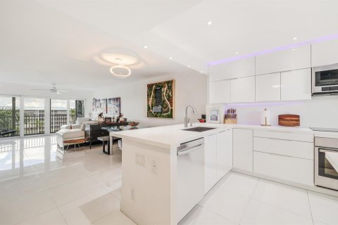 Copropriété à vendre à Deerfield Beach, Floride: 2 chambres, 117.8 m2 № 2368027 - photo 4