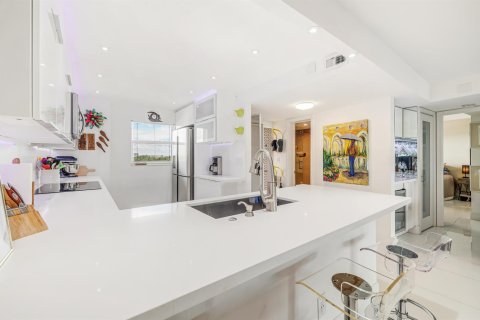 Copropriété à vendre à Deerfield Beach, Floride: 2 chambres, 117.8 m2 № 2368027 - photo 10