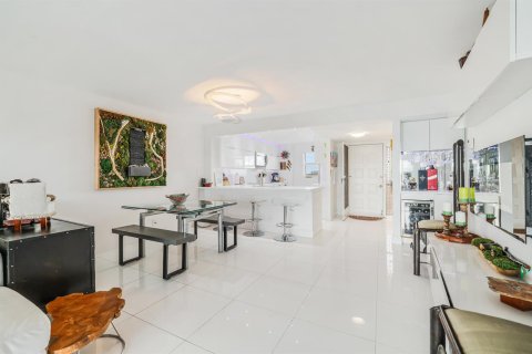 Copropriété à vendre à Deerfield Beach, Floride: 2 chambres, 117.8 m2 № 2368027 - photo 2