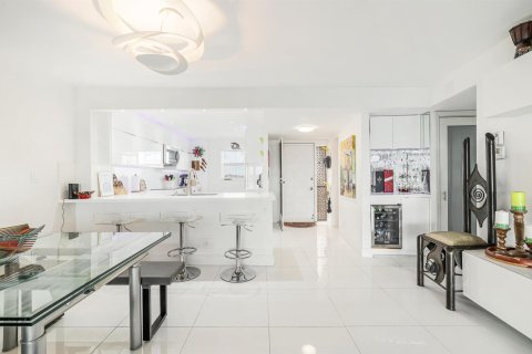 Copropriété à vendre à Deerfield Beach, Floride: 2 chambres, 117.8 m2 № 2368027 - photo 8