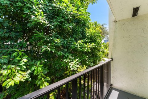 Touwnhouse à vendre à Miami, Floride: 2 chambres, 81.38 m2 № 1801151 - photo 13